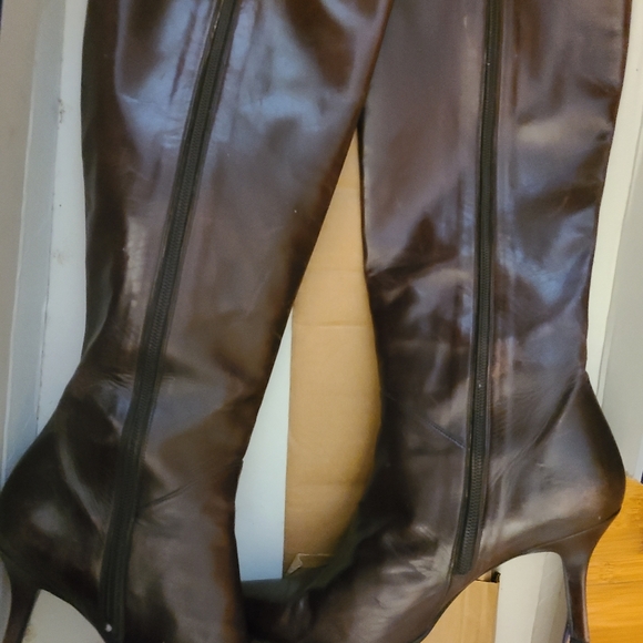 Stuart Weitzman boots - Picture 7 of 9